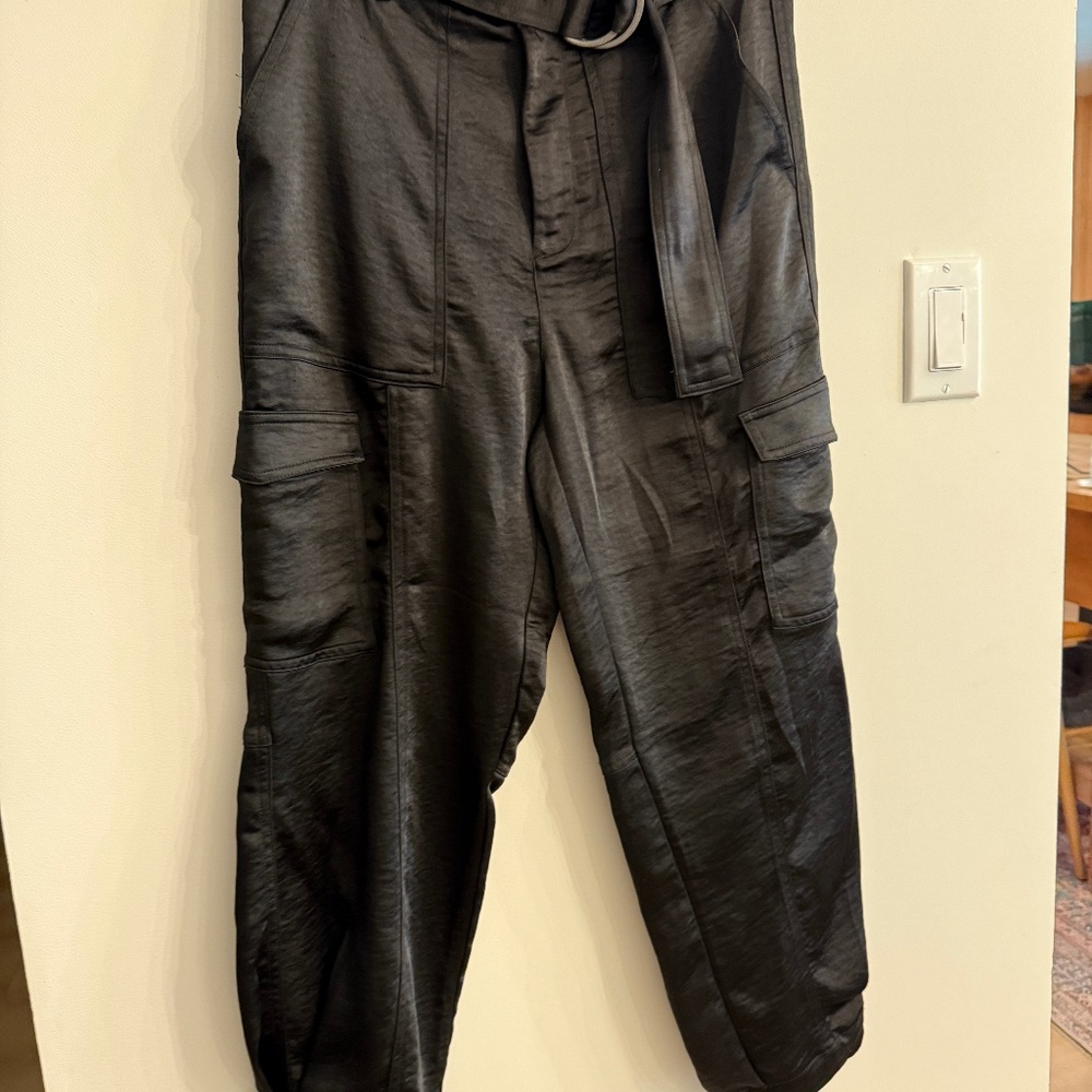 Banana Republic satin black belted cargo pants with belt. Size 6.